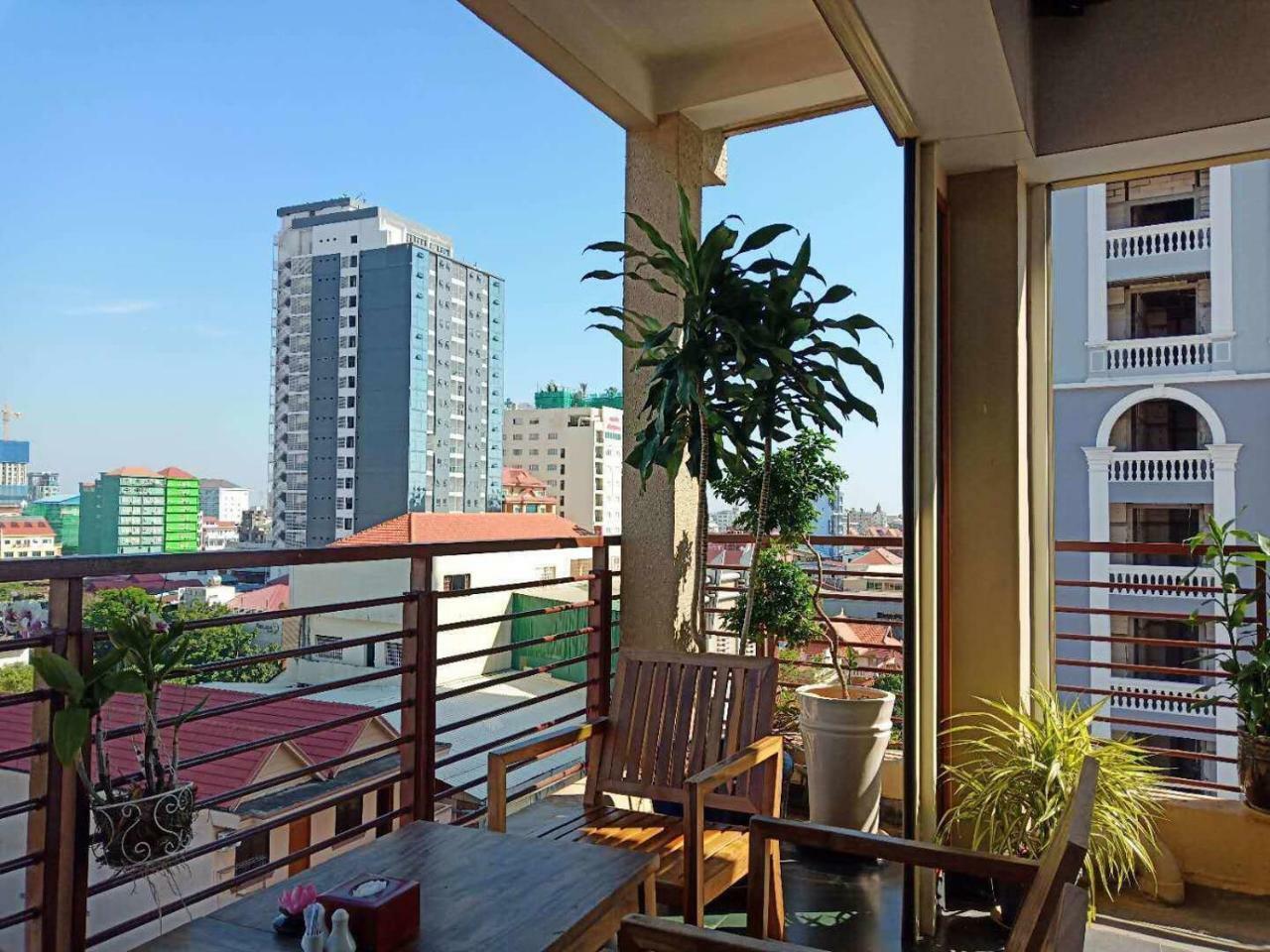 V N E Hotel Phnom Penh Exterior photo